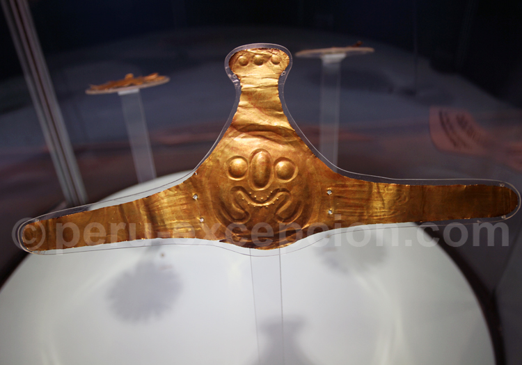 Diadème d'or paracas de la tombe de wari kayan, Museo MNAAHP, Lima