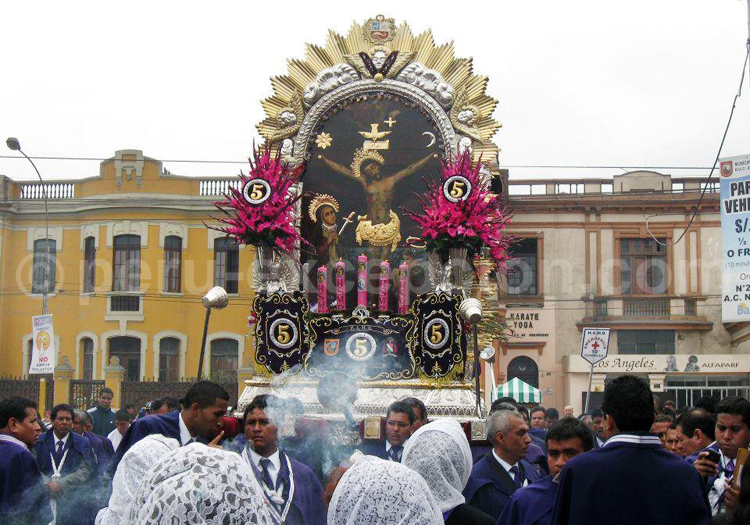 Fête du Seigneur des Miracles, Lima