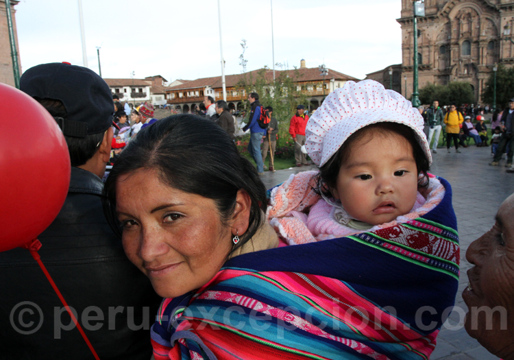 Tissu péruvien porté en écharpe, Cusco